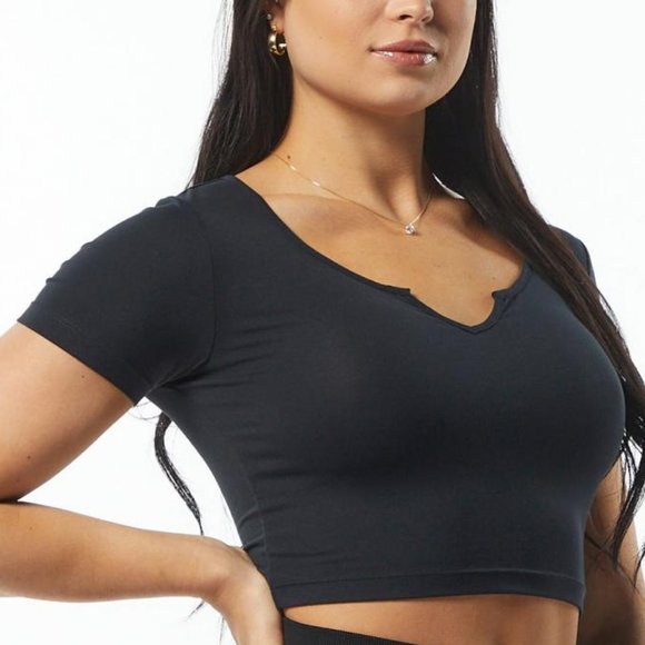 Alphalete Ultra Soft Pinnacle Tee NEW - Picture 7 of 7